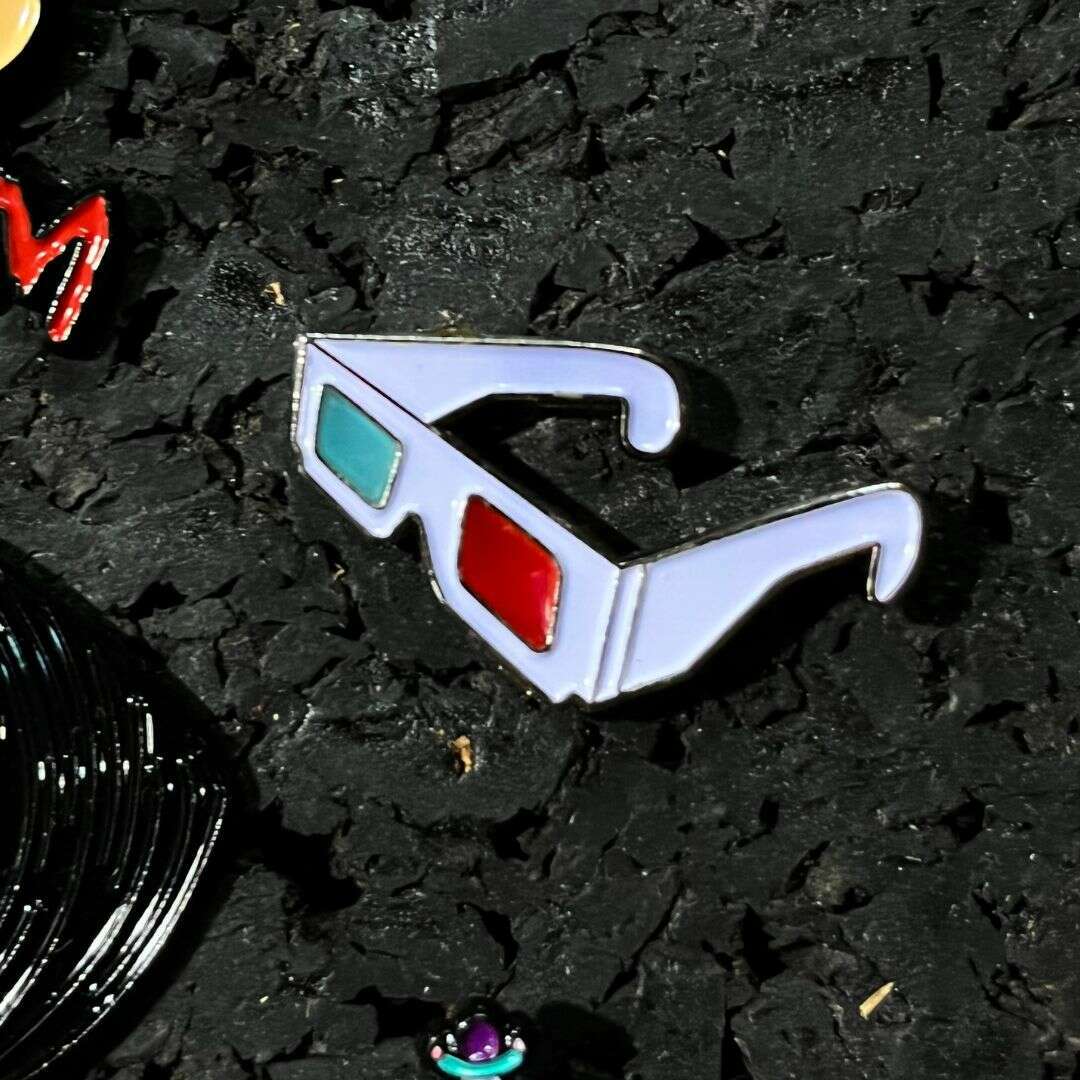 3D Glasses Pin