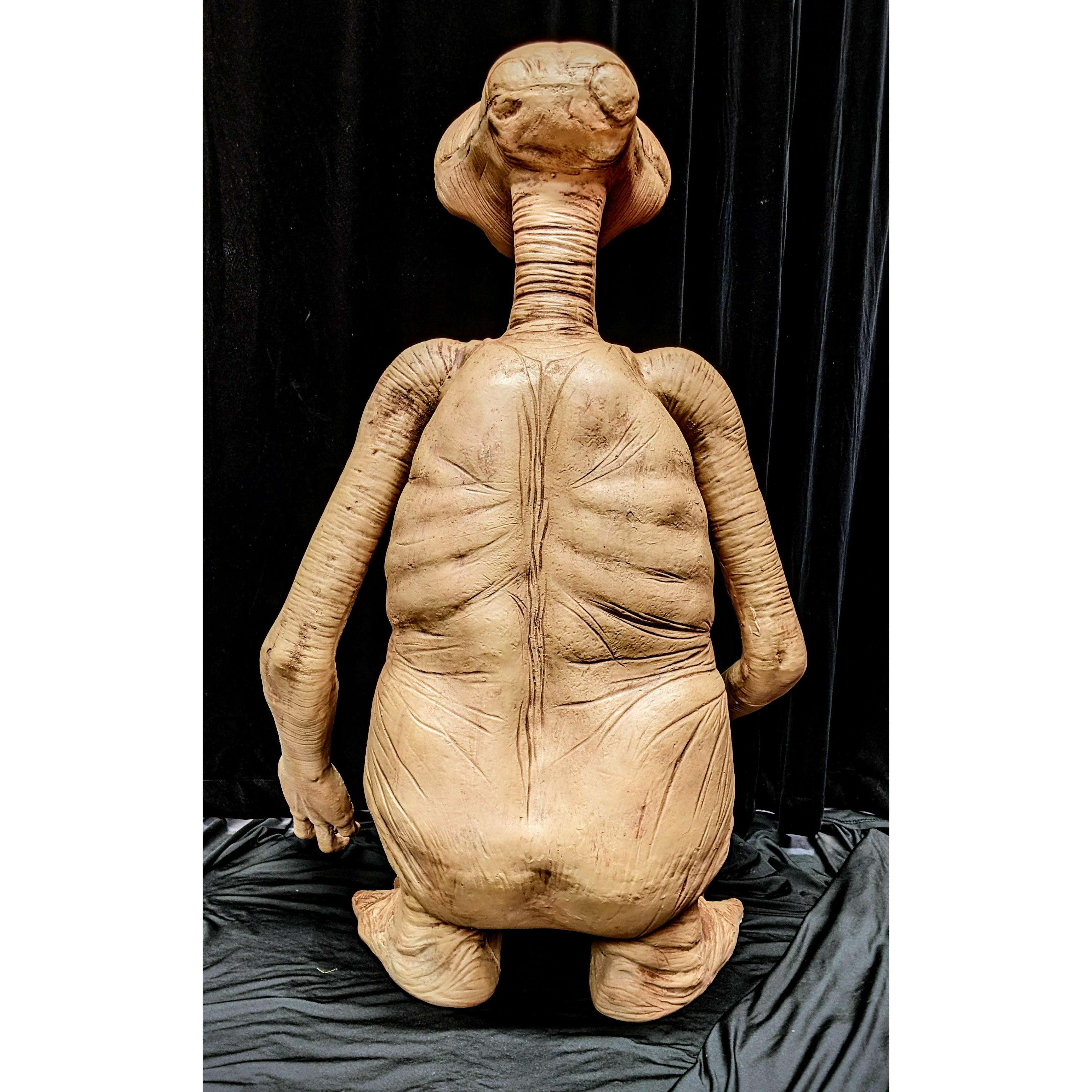 E.T. The Extraterrestrial 3' Ultimate Life Size Scale Stunt Prop Replica by NECA