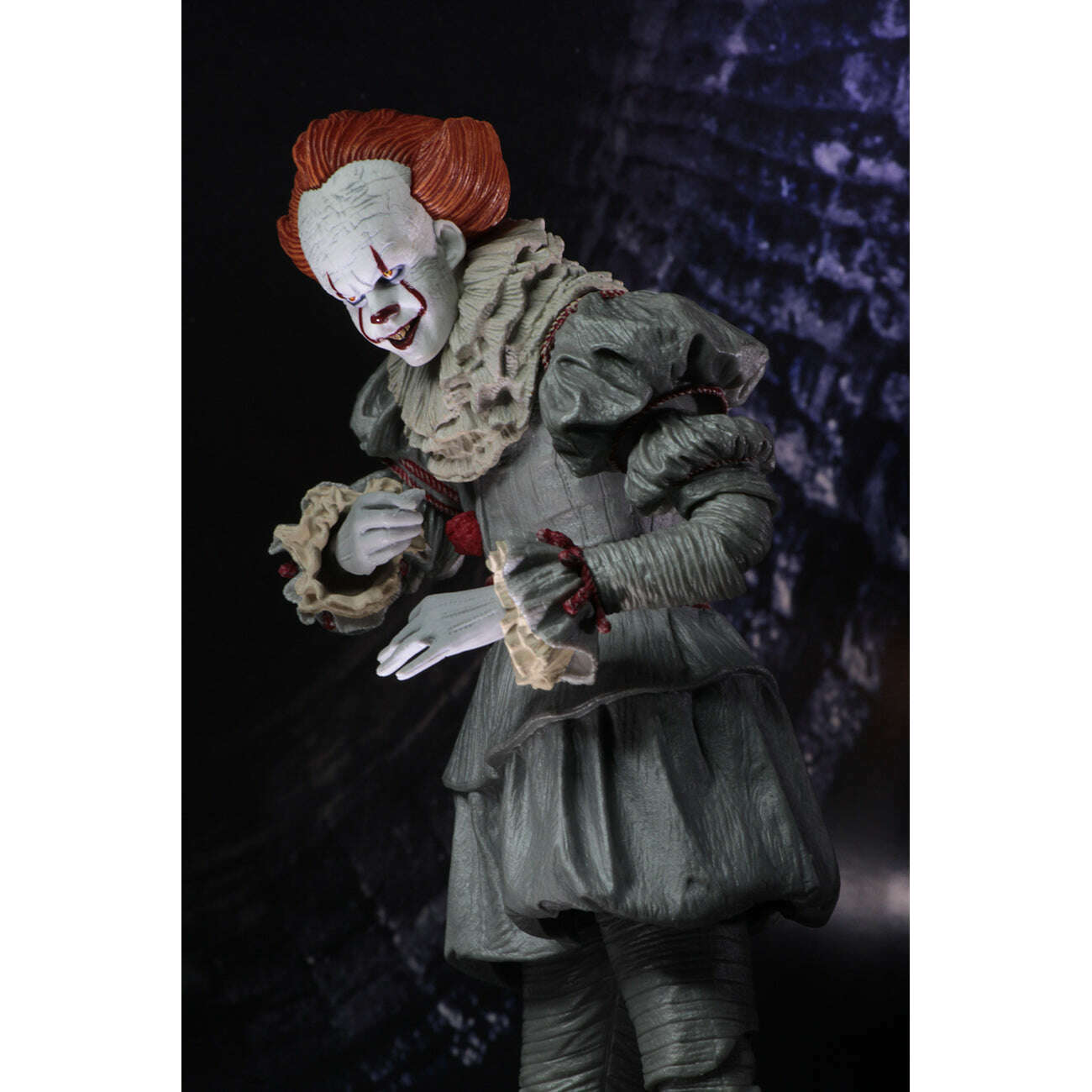 IT: 7" Ultimate Pennywise Collectible Action Figure