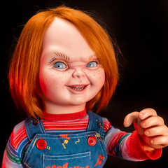 Child's Play 2: Ultimate Chucky Doll Collectible Prop