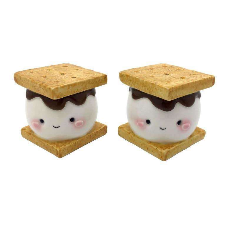 Adorable Marshmallow S'More Salt & Pepper Set