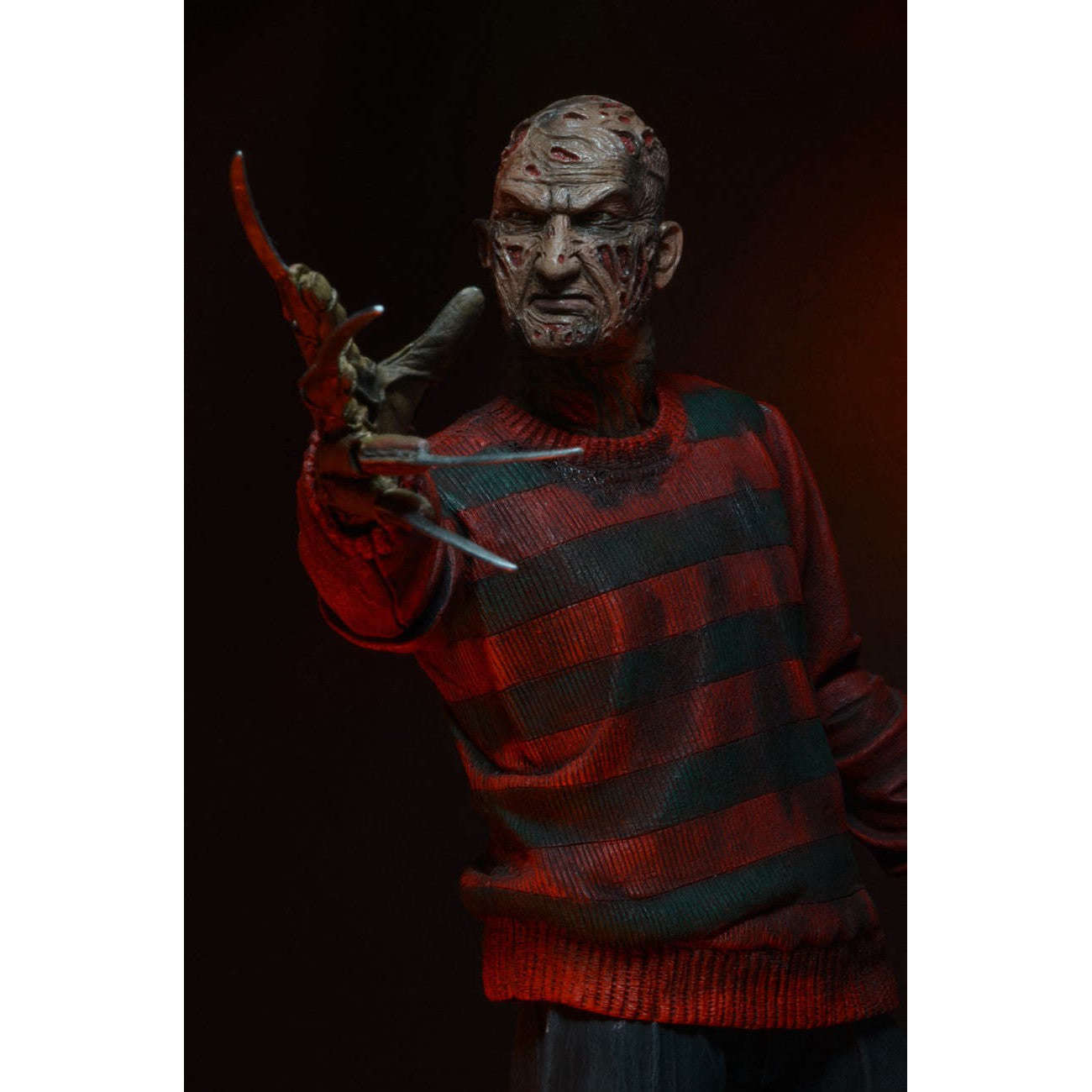 A Nightmare on Elm Street: 7″ Scale Ultimate Freddy Collectible Action Figure